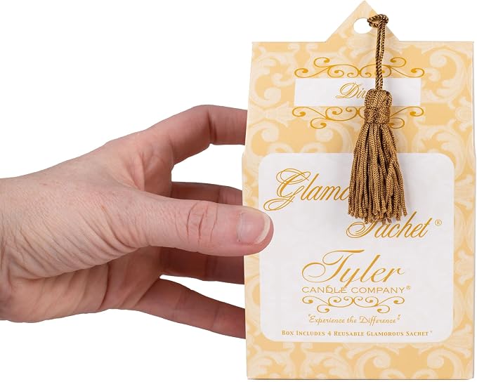 Elanze Designs Tyler Candle DIVA 64 Ounce Glam Laundry Detergent and Scented Sachet Bundle; set of 4