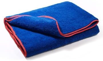 Gtechniq Essential Wash Accessory Kit - Microfiber Drying Towel & Micofiber Wash Mitt