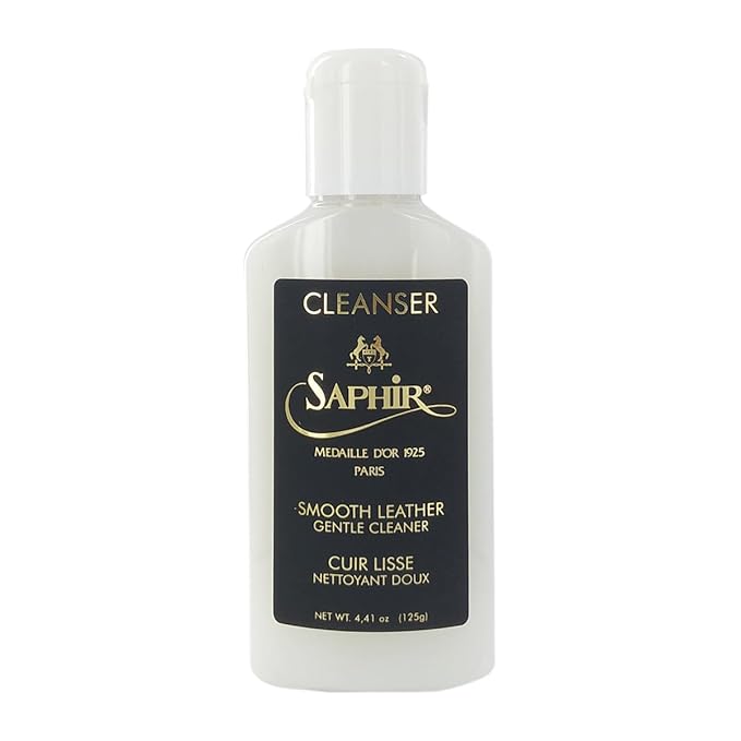 SAPHIR Medaille D’Or Gentle Cleanser Montan wax for smooth leather to remove dirt, excess wax and open pores. Ideal for mirror shine and patina