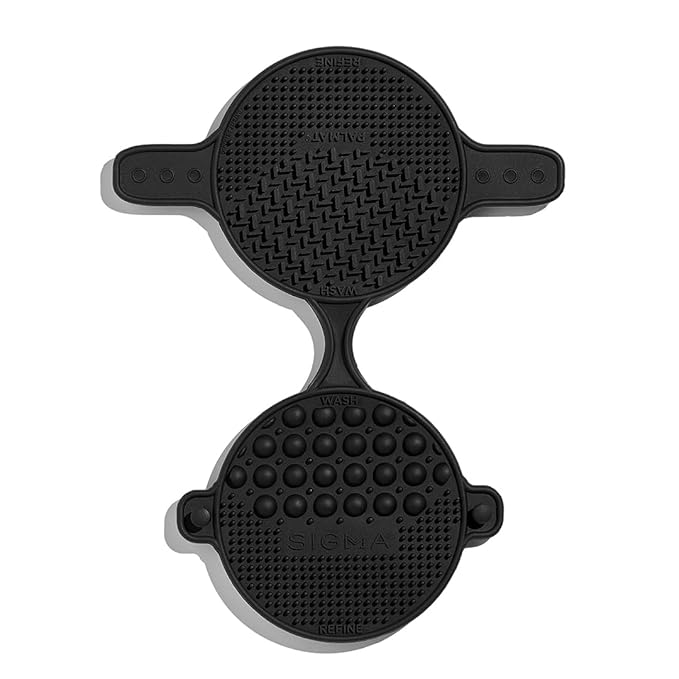 Sigma Beauty - Palmat® - Makeup Brush Cleaner - Perfect for Travel and On the Go - Palm Sized - Black