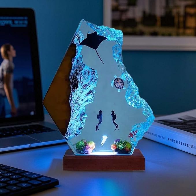 Handmade 3D Ocean Resin Lamp - USB Powered Resin Ocean Night Light with Wooden Base, Variable Lights, Scuba Diver Gifts, Diving Enthusiast Collectibles, Unique Birthday Holiday Gifts for Men & Women
