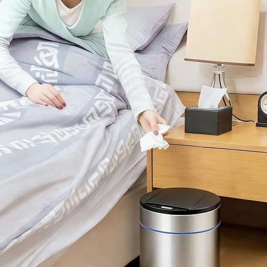 Garbage Can with Lid, Intelligent Sensor Opening and Closing, Small Garbage Can for Living Room, Bedroom, Kitchen and Bathroom (1, Silver)