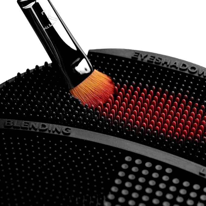 Sigma Switch by Sigma Beauty – Silicone Makeup Brush Cleaner for Switching Shades and Pigments, Switch Cleaning Mat for Superior Makeup Brush Cleaning Mid-Application (Full Size)