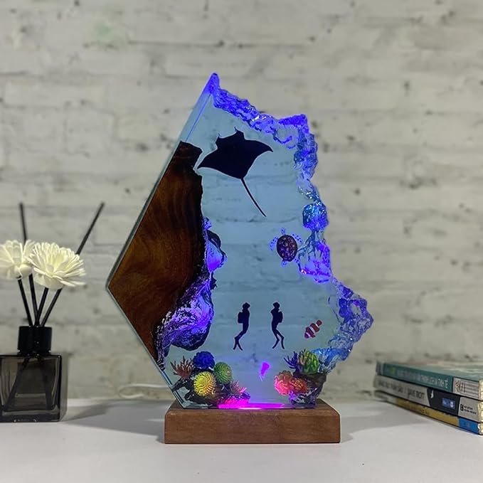 Handmade 3D Ocean Resin Lamp - USB Powered Resin Ocean Night Light with Wooden Base, Variable Lights, Scuba Diver Gifts, Diving Enthusiast Collectibles, Unique Birthday Holiday Gifts for Men & Women