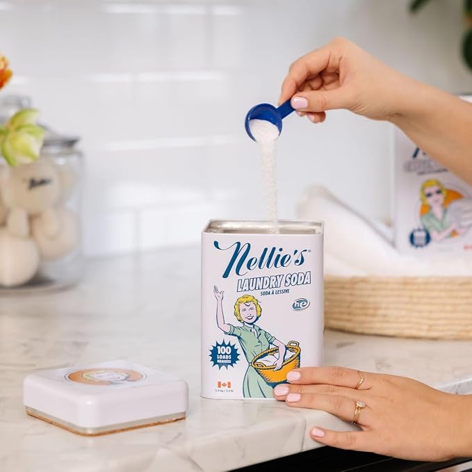 Nellie's Laundry Soda Bundle - 100 Scoops (Tin) & 50 Scoops (Pouch) - Concentrated & Septic Safe Formula - Safe for HE and Standard Washing Machines - Ideal for Sensitive Skin - Made in Canada