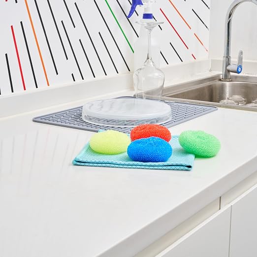 Restaurantware Plastic Dish Scrubbers 40 Pack 2.95 x 2.95 x 0.98 Inches Durable Non-Scratch Scrubbers Plastic Mesh Cleaning Pads Easy Grip Assorted Colors for Multi-Surface Cleaning