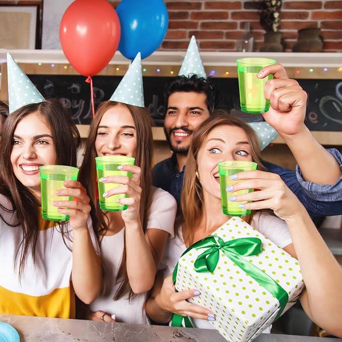 Teenyyou 150 Pcs St. Patrick's Day Cups 10oz Green Disposable Cups Heavy Duty Plastic Cup Fancy Cocktail Cup Drinking Tumblers for St. Patrick's Day Family Gathering Tea Party Wedding