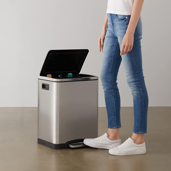 Amazon Basics 30L Dual Bin Soft-Close Trash can with Foot Pedal - 2 x 15 Liter Bins, Stainless Steel, Small Inner bins, Suitable for 1 or 2 People