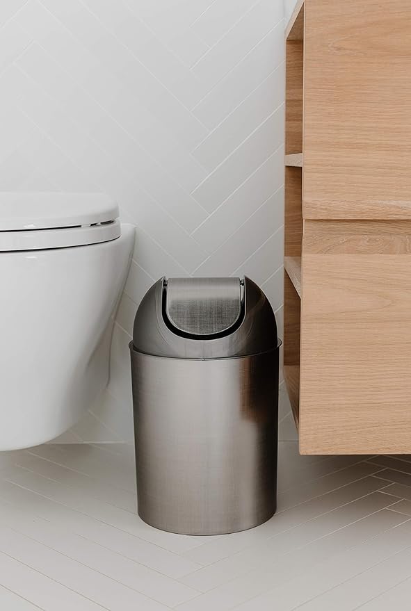 Umbra Mezzo, 2.5 Gallon Trash Can with Lid, Ideal for Small Spaces, Home and Office, Brushed Silver