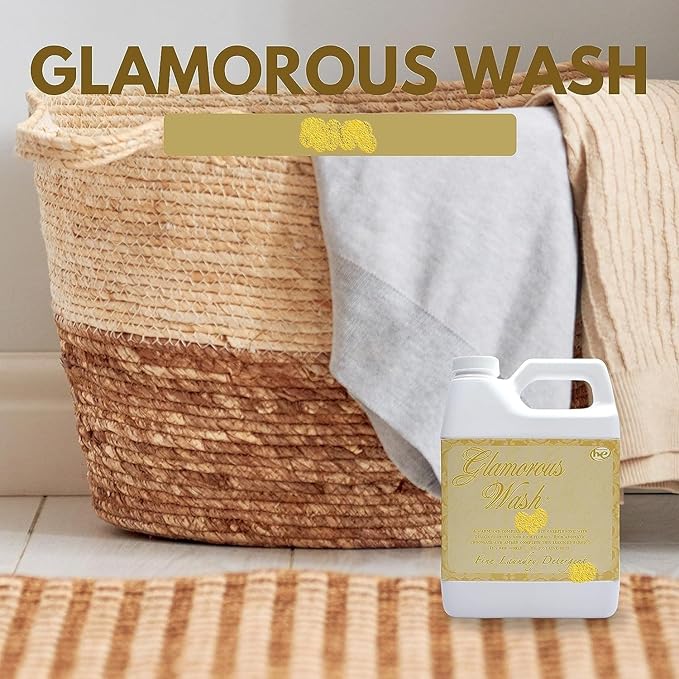 Tyler Candle Glamorous Wash Diva Laundry Detergent 128 oz w/Diva Sachets Bundle