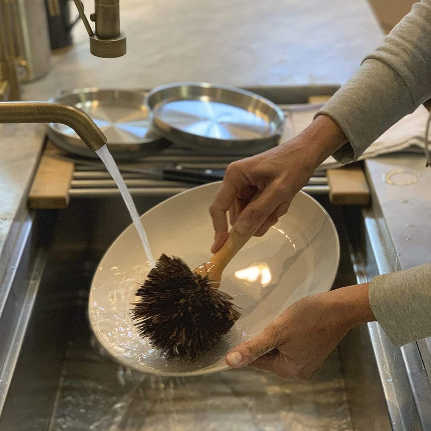 Fox Run Kitchen Brush, Dish Brush with Sturdier Natural Bassine Bristles, 8.75"