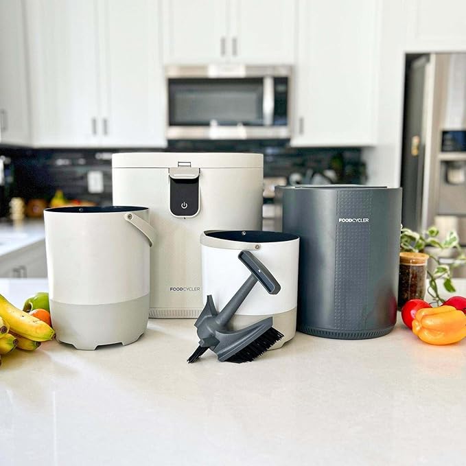 FoodCycler® Eco 3 Bucket & InfinityBrush™ Pack