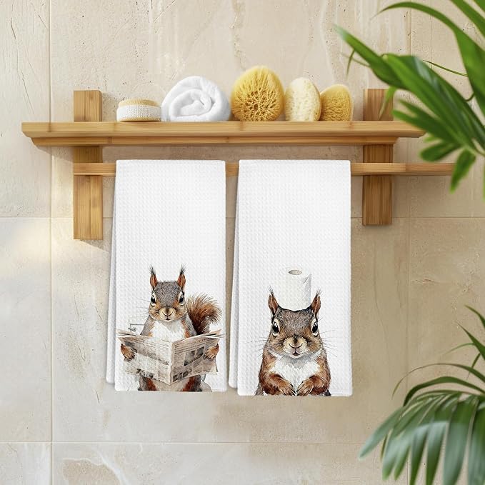 Funny Squirrel Hand Towels for Bathroom Washroom, Rustic Squirrels Decorative Hand Towels Set of 2, Cute Wild Animals Squirrel Dish Tea Towels for Kitchen Cabin Farmhouse Decor, 16x24 Inch
