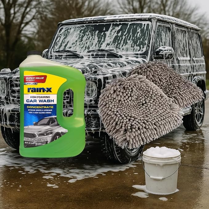 Rain-X 620191 Foaming Car Wash 100 fl oz with Amazon Basics Microfiber Car Wash Drying Mitts, 2 Pack (10.44" x 9.06")