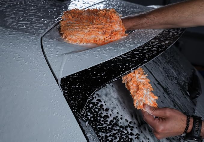CARPRO Fairytale Mitt - Premium Ultra Soft Microfiber Wash Mitt with a Handy Tail for Extended Reach (1 Pack)