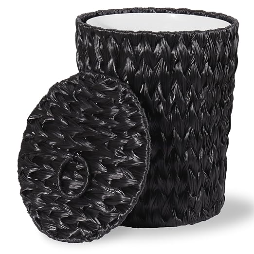 Woven Trash Can with Lid and Liner, 2.6 Gallon Bathroom Garbage Can, Decorative Handwoven Plastic Wicker Waste Basket for Bathroom, Bedroom, Living Room, Office, Home, Black