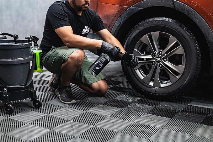 Tire Shine - Silicone-Based Formula Creates Lasting Showroom Shine on Rubber Tires and Trim; Ready-to-Use Formula - 32 oz