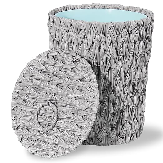 Plastic Wicker Trash Can with Lid - 2.6 Gallon Small Garbage Can with Removable Liner Bucket for Bedroom, Bathroom, Living Room - Boho Hand Woven Waste Basket for Home, Office, Grey