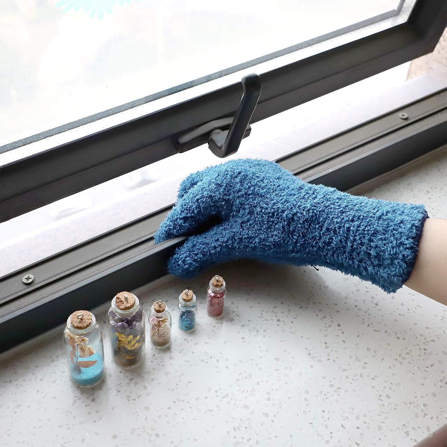 Patelai 2 Pairs Microfiber Gloves for plants Dusting Cleaning Glove Mittens House Cars Blinds Dusting(Blue, Grass Green,Large) - Thumbnail 3