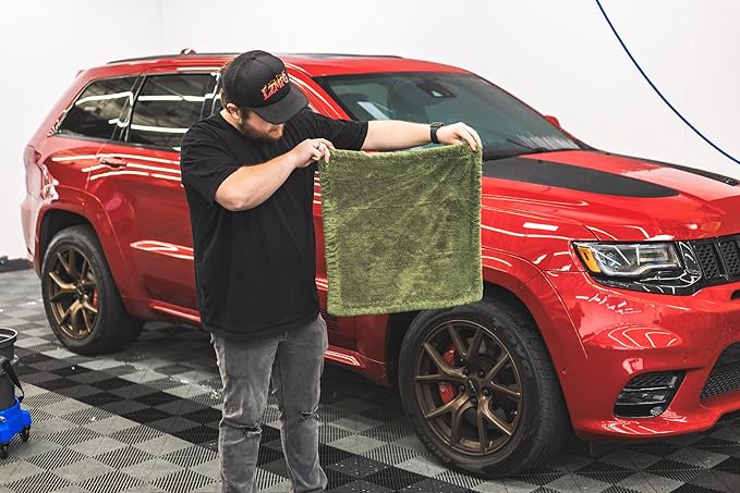 The Rag Company, The Liquid8r M22, Absorbent 70/30 Blend Microfiber Drying Towel for Cars, Trucks, and SUVs, Safe for Detailing, Scratch-Free, Twist Loop, 1100 GSM, 20x20 Inches, Camo