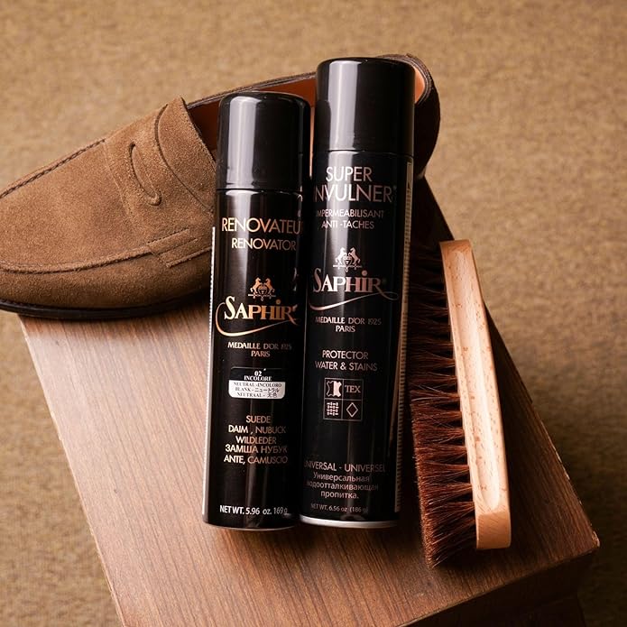 Saphir Medaille d'Or Suede Renovator - Protects and Recolors Suede Shoes, Boots, Handbags, Shoe