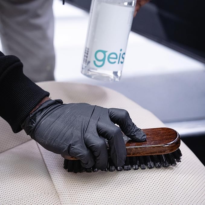 Geist. Rapid Leather & Vinyl Cleaner | For car interiors, sofas, furniture, bags, shoes and more | Plant & Algae based detergents | 100% soap & solvent free | 500 ml / 16.75 fl.oz