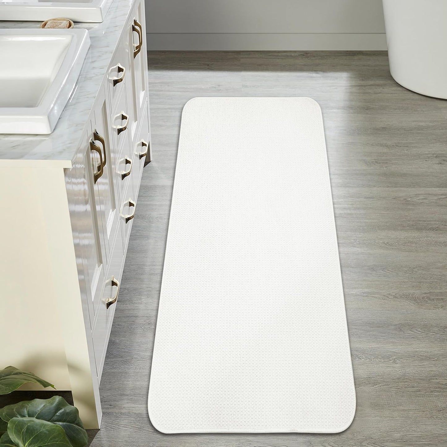 Bath Mat,Ultra Thin Bathroom Runner Rugs,Large Bath Mats for Bathroom,Quick Dry,Non-Slip,Machine Washable,Low Pile,Bath Rug,Shower Outside,Sink,Home Decor Accessories.White,2'x5'（24x60inch）