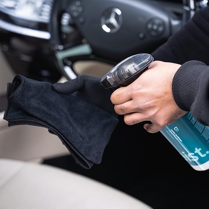 Geist. Leather Conditioner | for Leather that is no Longer new (3 yrs+) | Keeps Non-Absorbent Leather Soft and Supple | Prevents Fading, Shrinkage and Dryness | 500 ml / 16.75 fl.oz