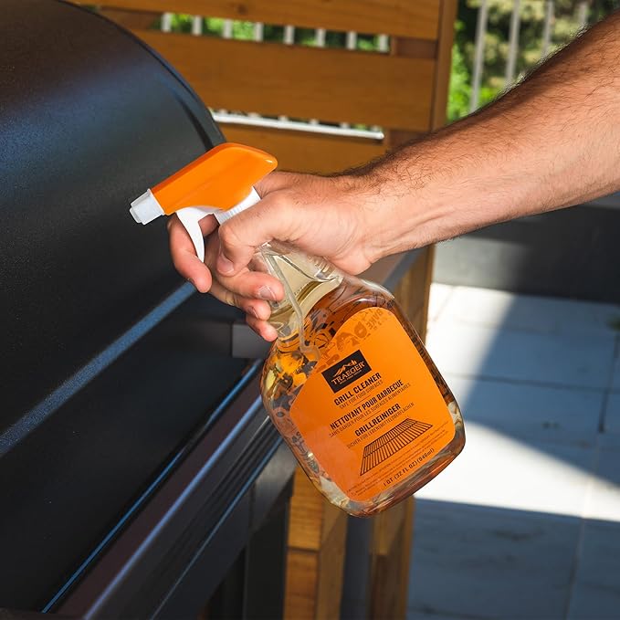 Traeger Grills BAC679 Grill Cleaner Spray Bottle,Grease Cutter,Keep Grill Shiny,No Harmful Chemicals,Citrus Scent,946ml,(Pack of 2)