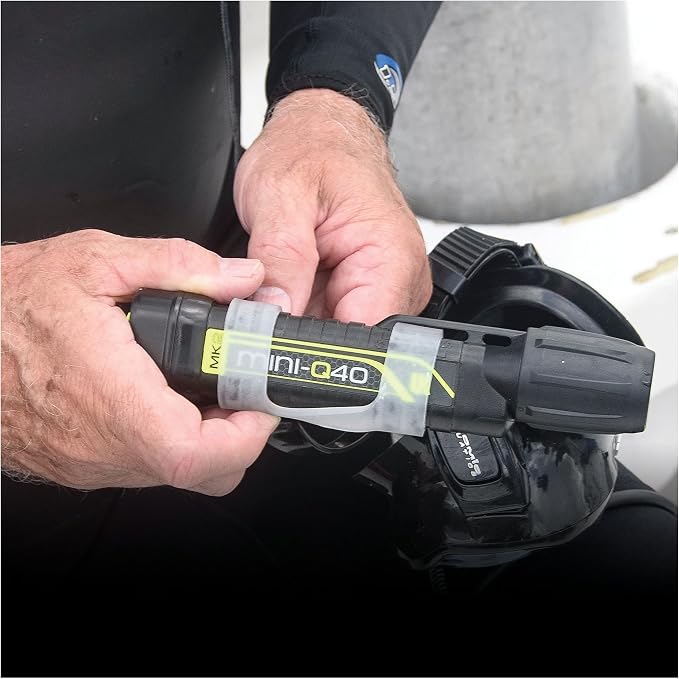 Underwater Kinetics MiniQ40 MK2 250 Lumens Dive Light