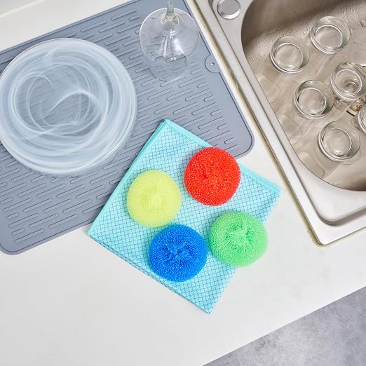 Restaurantware Plastic Dish Scrubbers 40 Pack 2.95 x 2.95 x 0.98 Inches Durable Non-Scratch Scrubbers Plastic Mesh Cleaning Pads Easy Grip Assorted Colors for Multi-Surface Cleaning