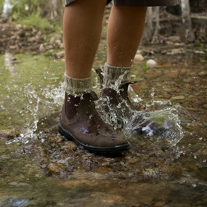 Blundstone Waterproofing Spray for Boots and Shoes – Protective Barrier for Rain, Snow, and Stains – Waterproof Weather Repellent Treatment for Leather Footwear, Suede, Nubuck, and Fabric, 150ml
