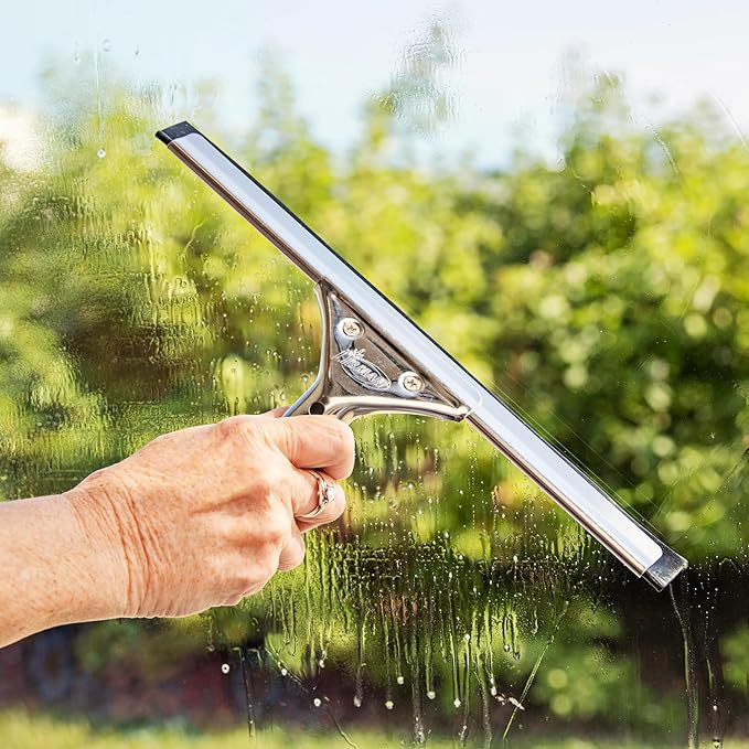 Libman Window Cleaning Kit – All-in-One Window Washing System with Bucket, Stainless Steel Squeegee, Microfiber Washer, Glass Cloth & 24oz Cleaner – Pro Quality – Refillable – Streak-Free