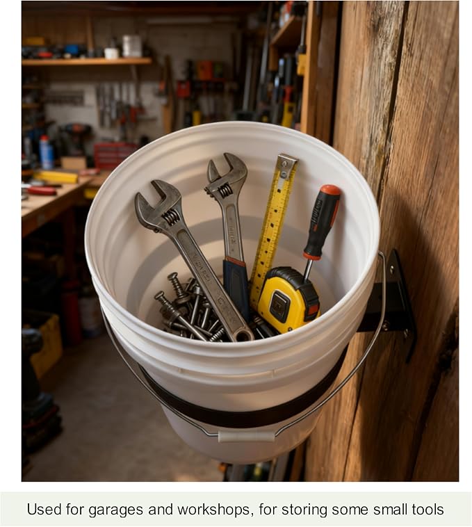 5-Gallon Bucket Holder, Wall-Mounted Istallation,Applicable to Courtyards, Warehouses, and Horse Farms (Excluding Buckets) (Black 1 PCS)